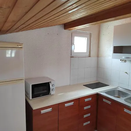 Apartman Hella Vir