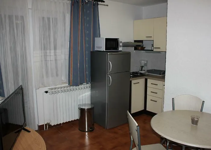 Apartment Hella Vir