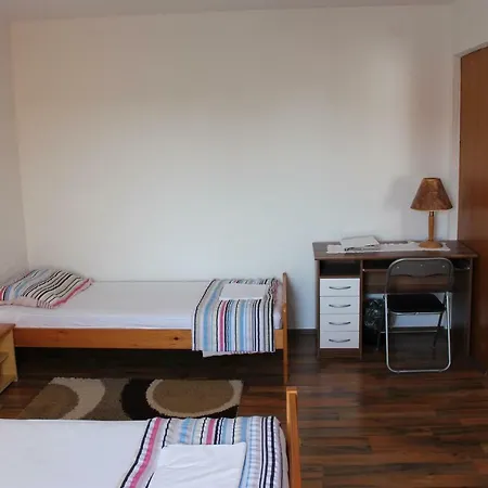 Apartment Hella Vir