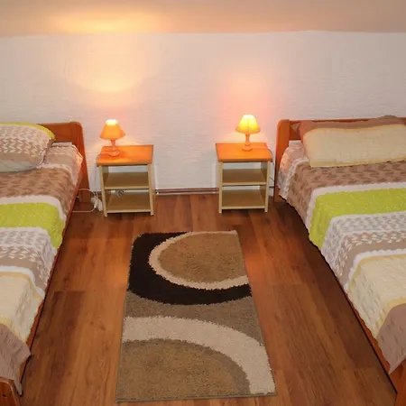 Apartment Hella Vir